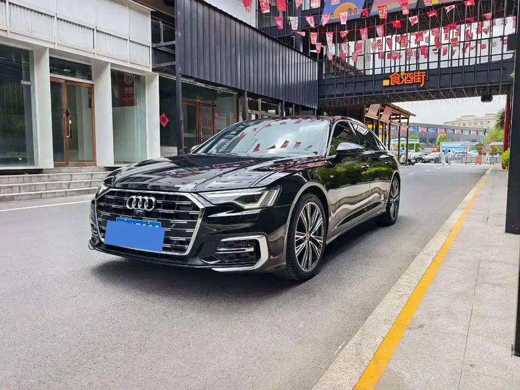 Audi A6L 2021 — фото 1 из 5