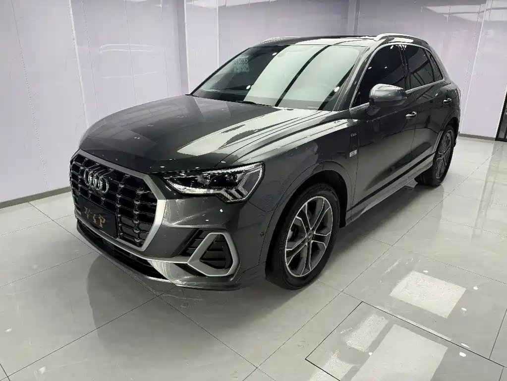 Audi Q3 2023 — фото 1 из 5