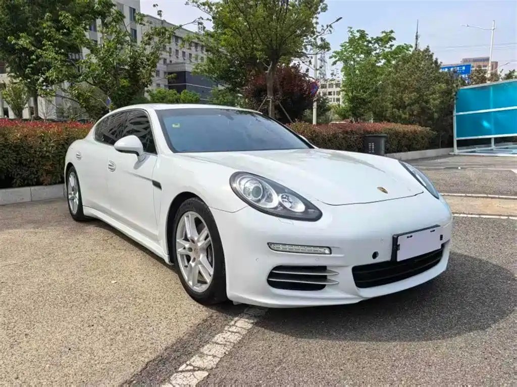 Porsche Panamera 2016 — фото 1 из 5