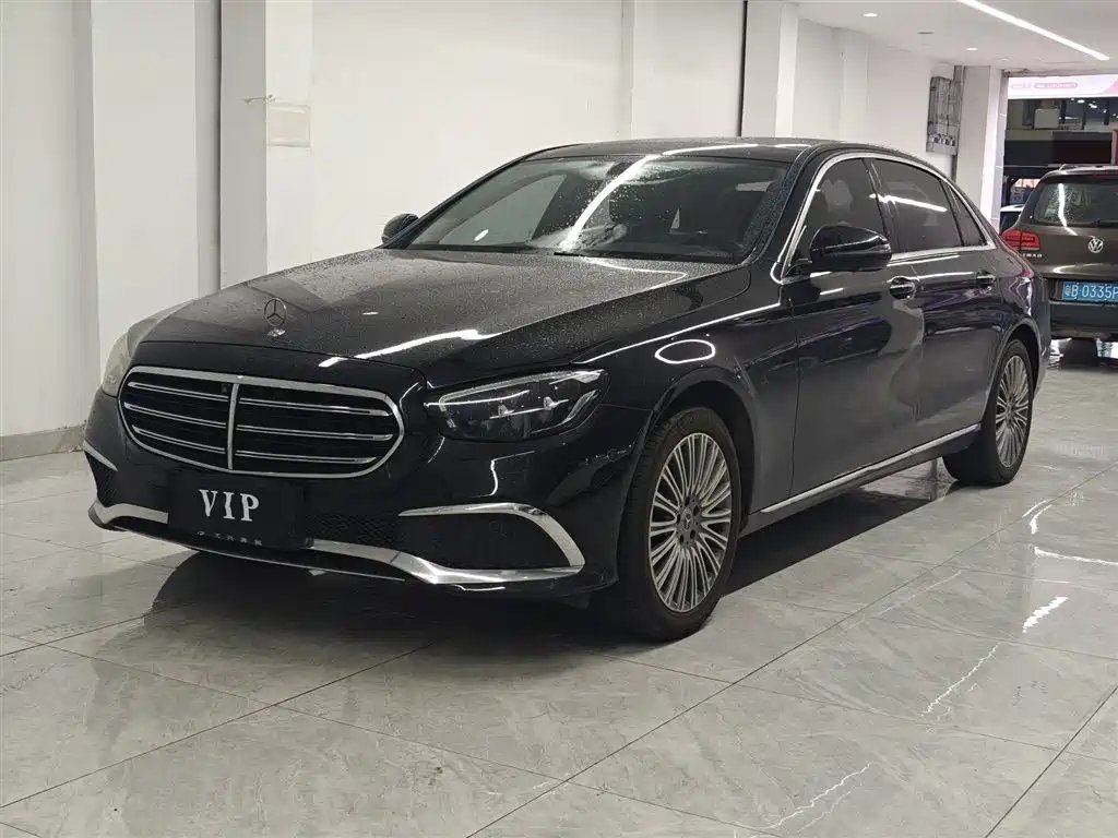 Mercedes-Benz E-Class 2021 — фото 1 из 5