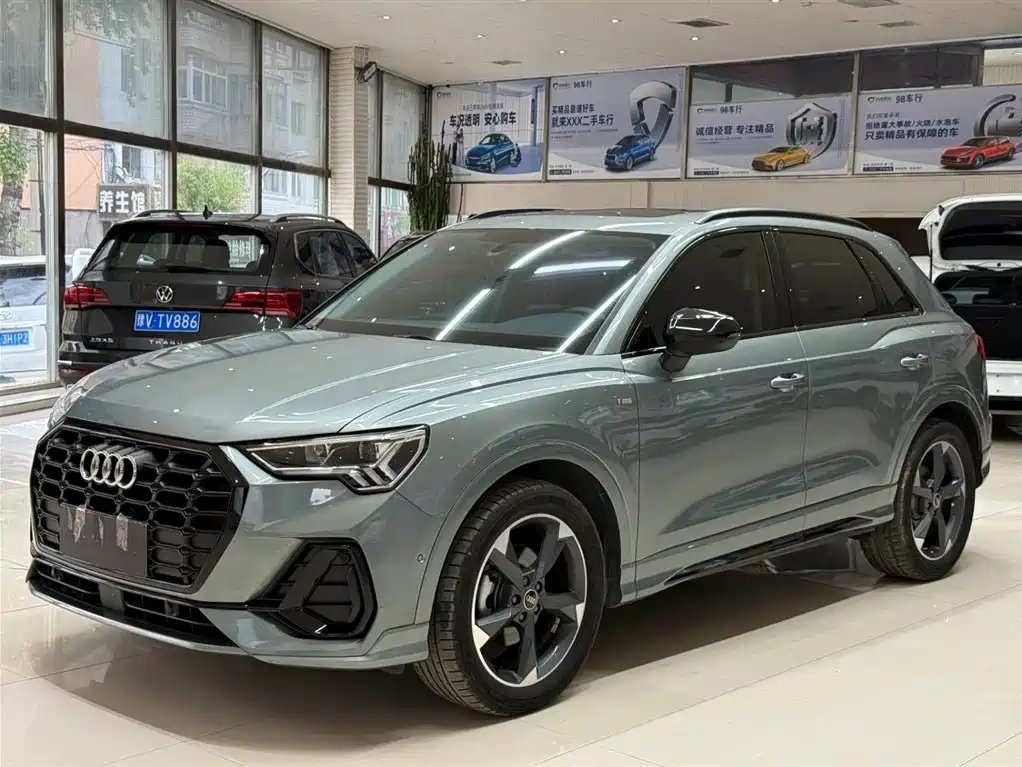 Audi Q3 2022 — фото 1 из 5