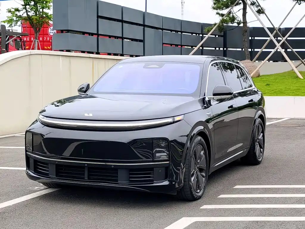 Li Auto Li L7 2024 — фото 1 из 5