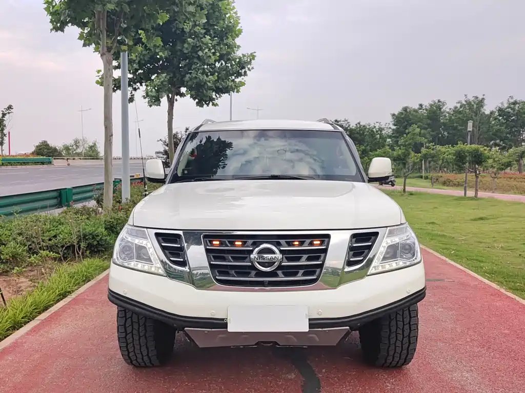 Nissan Patrol 2017 — фото 1 из 5