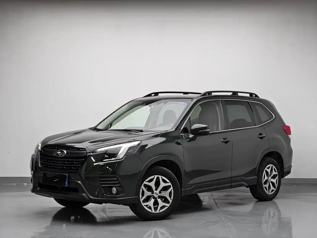 Subaru Forester 2022 — фото 1 из 5