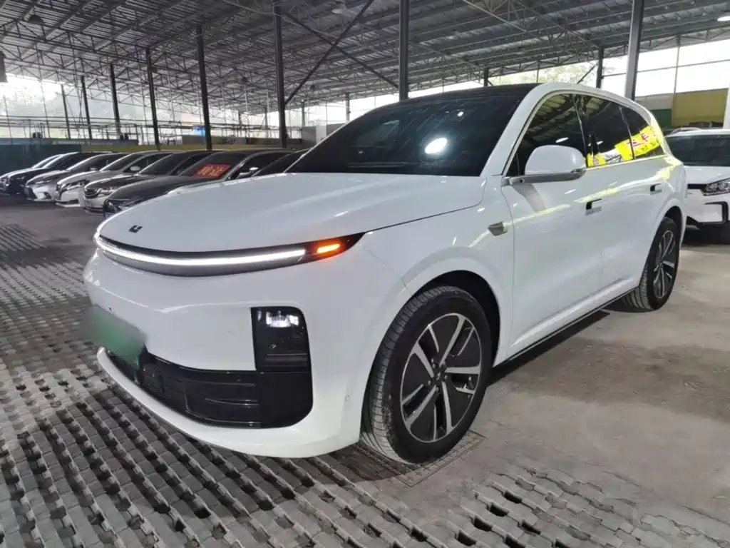 Li Auto Li L6 2024 — фото 1 из 5