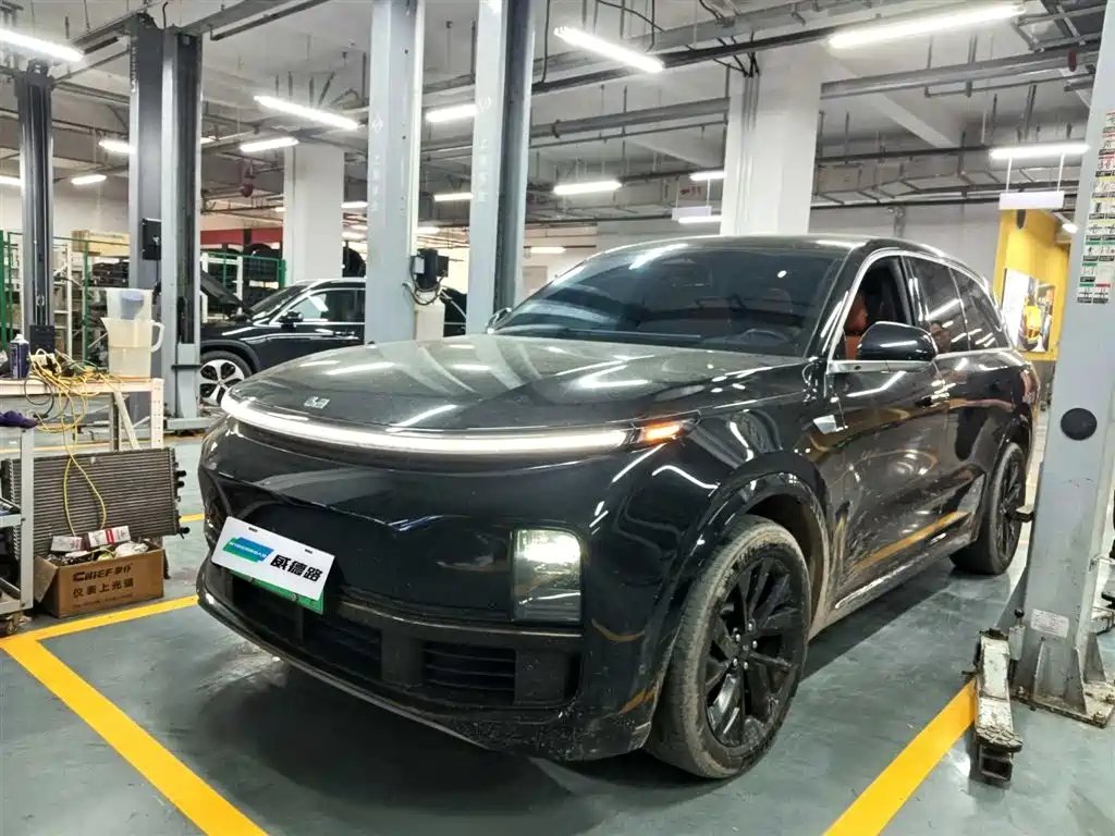 Li Auto Li L8 2024 — фото 1 из 5
