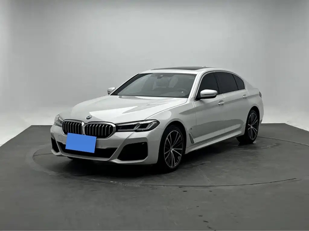 BMW 5 Series 2021 — фото 1 из 5