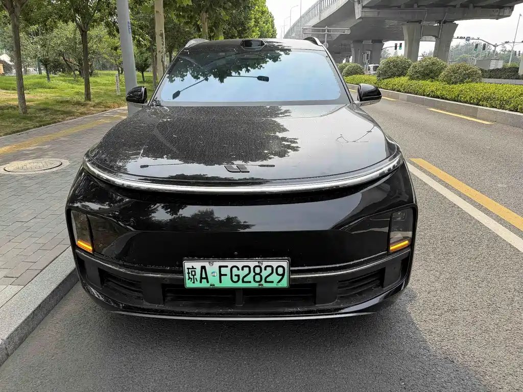 Li Auto Li L9 2024 — фото 1 из 5
