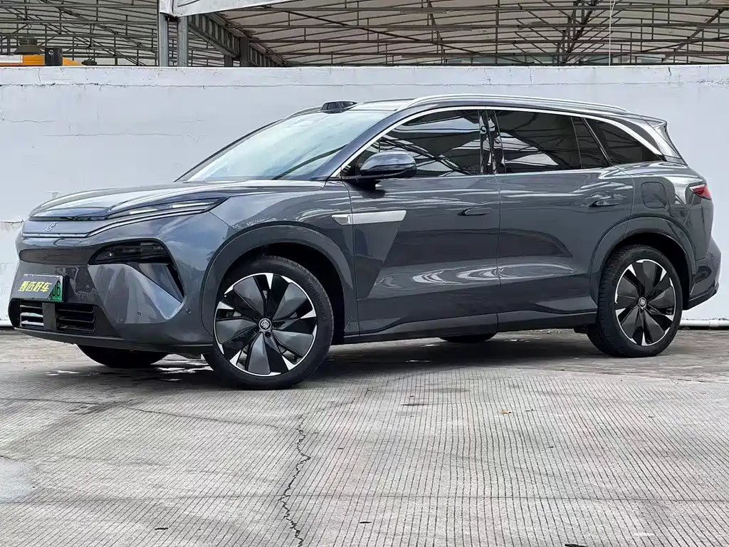 BYD Tang L 2025 — фото 1 из 5