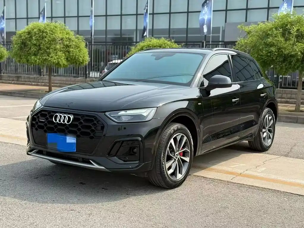 Audi Q5L 2024 — фото 1 из 5