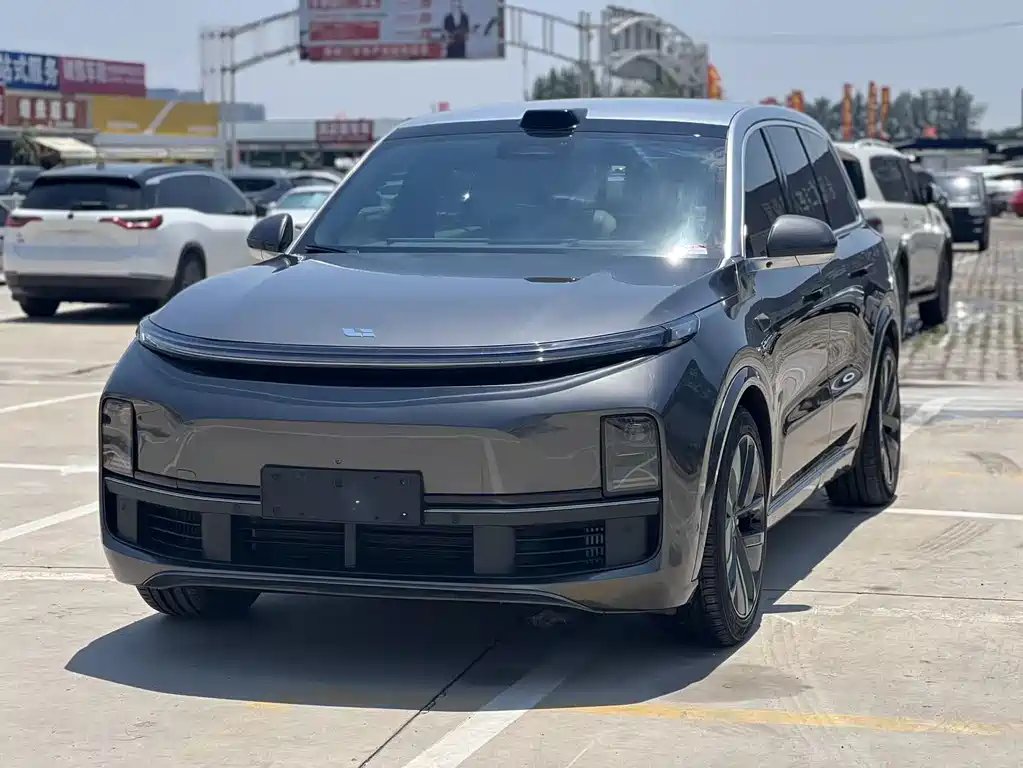 Li Auto Li L9 2022 — фото 1 из 5