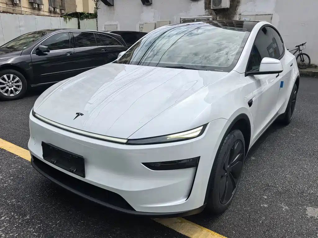 Tesla Model Y 2026 — фото 1 из 5