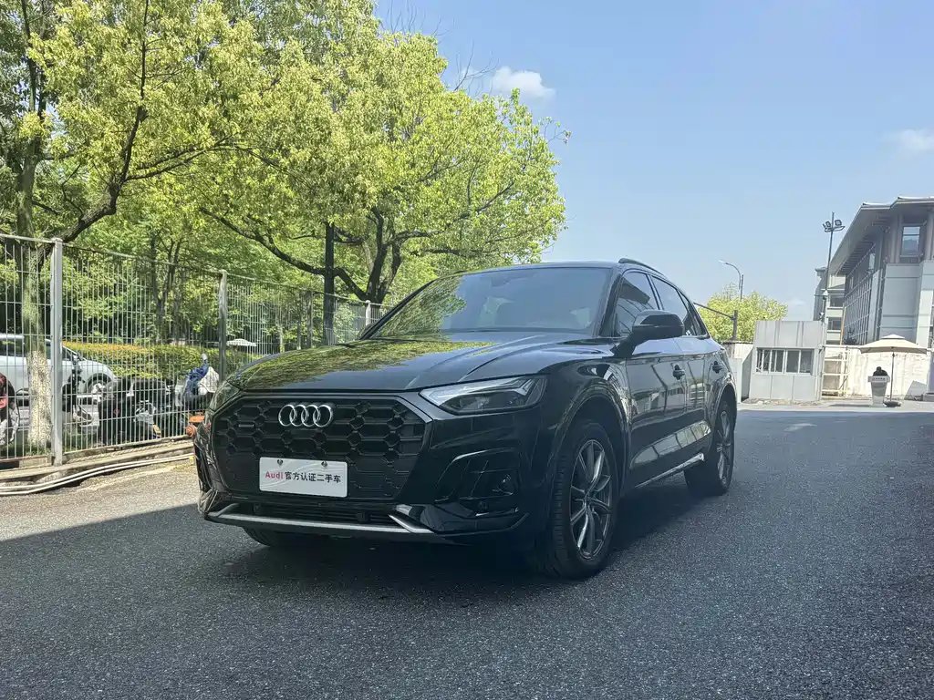 Audi Q5L 2024 — фото 1 из 5