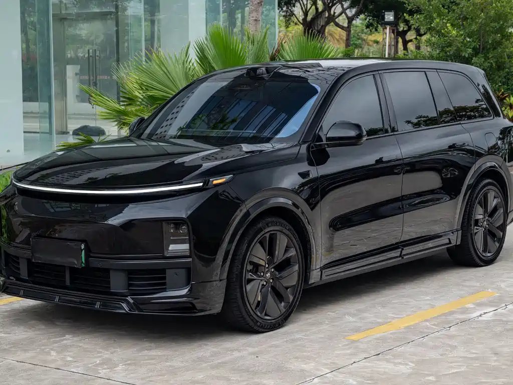 Li Auto Li L9 2023 — фото 1 из 5