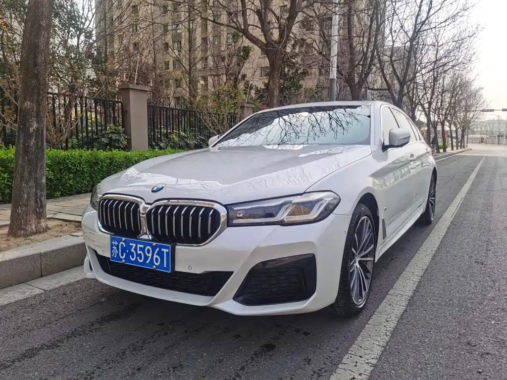 BMW 5 Series 2023 — фото 1 из 5