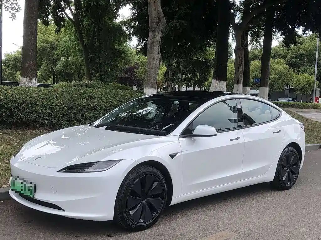 Tesla Model 3 2025 — фото 1 из 5