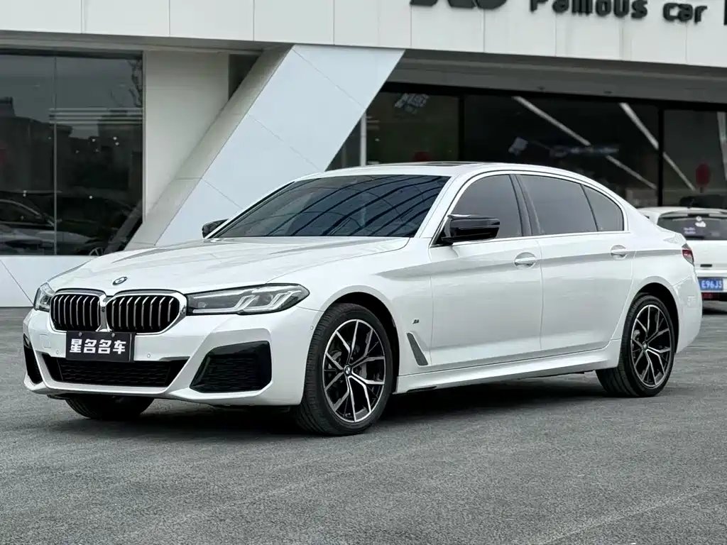 BMW 5 Series 2023 — фото 1 из 5