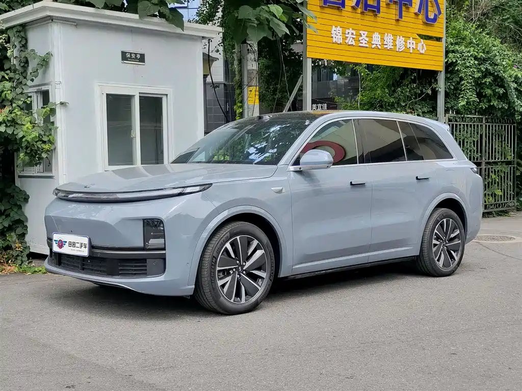 Li Auto Li L8 2025 — фото 1 из 5