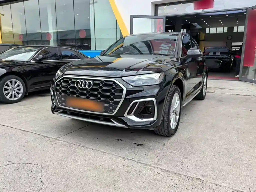 Audi Q5L 2022 — фото 1 из 5