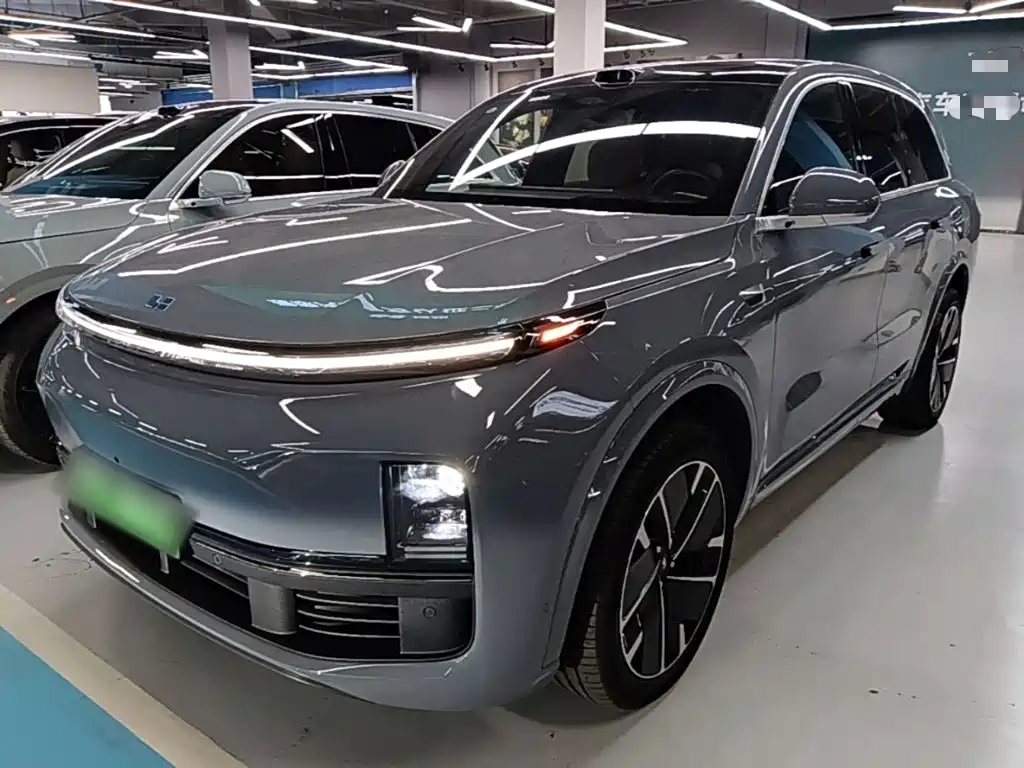 Li Auto Li L8 2025 — фото 1 из 5