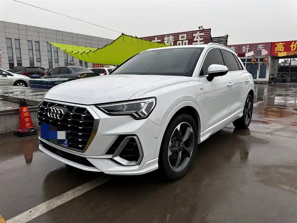 Audi Q3 2023 — фото 1 из 5