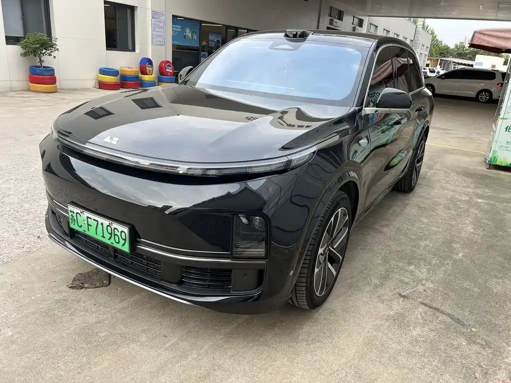 Li Auto Li L8 2025 — фото 1 из 5