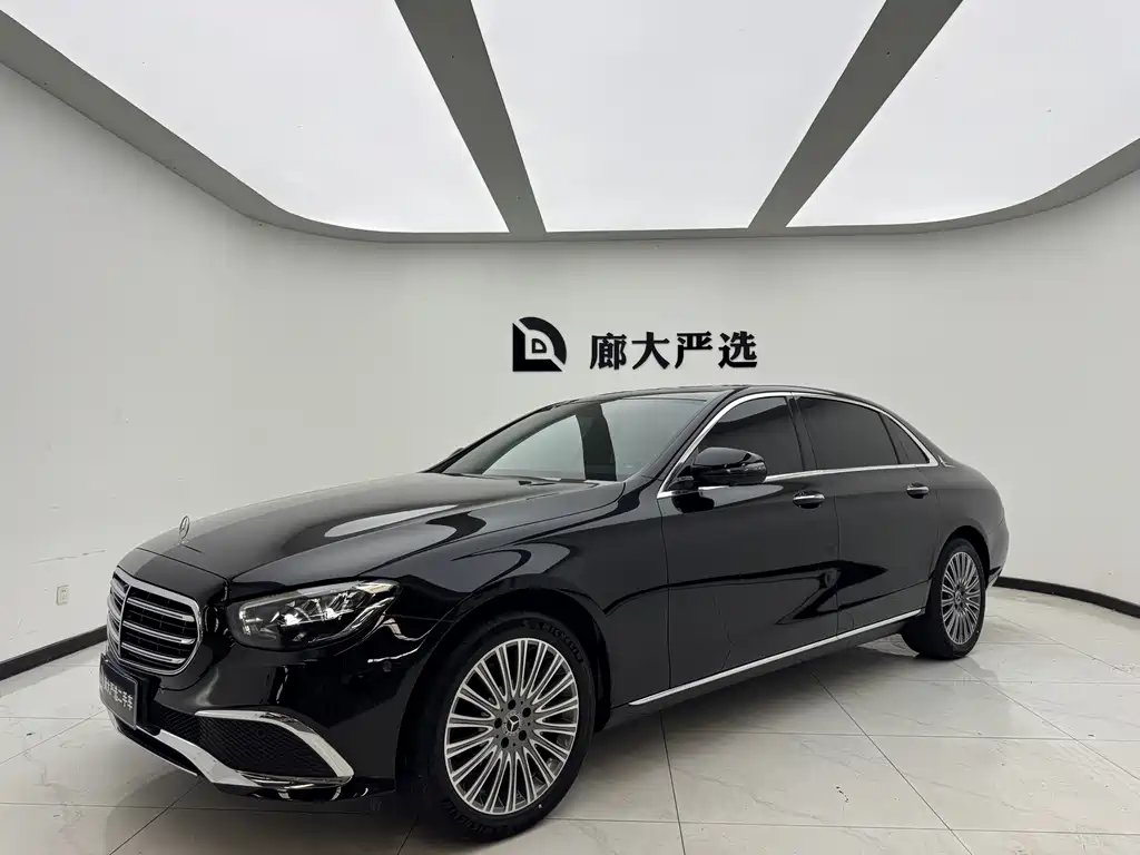 Mercedes-Benz E-Class 2023 — фото 1 из 5