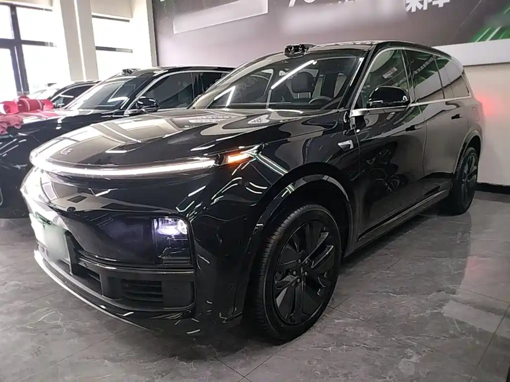 Li Auto Li L9 2024 — фото 1 из 5