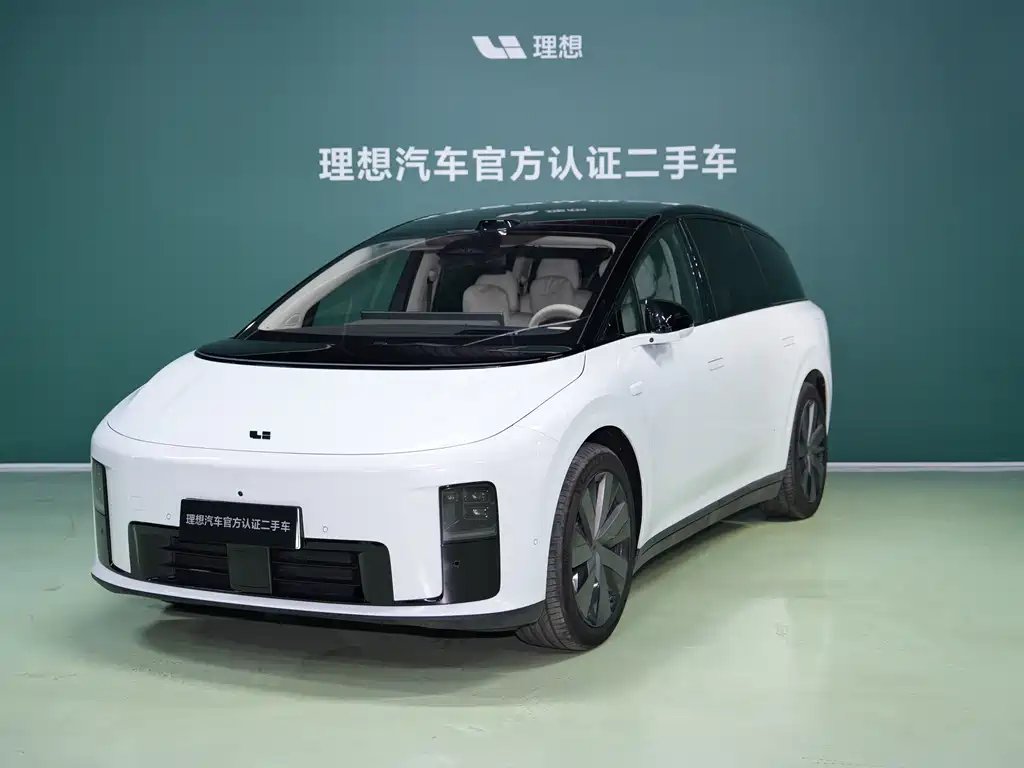 Li Auto Lii8 2025 — фото 1 из 5