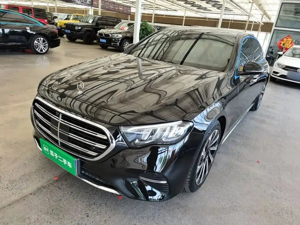 Mercedes-Benz E-Class 2024 — фото 1 из 5