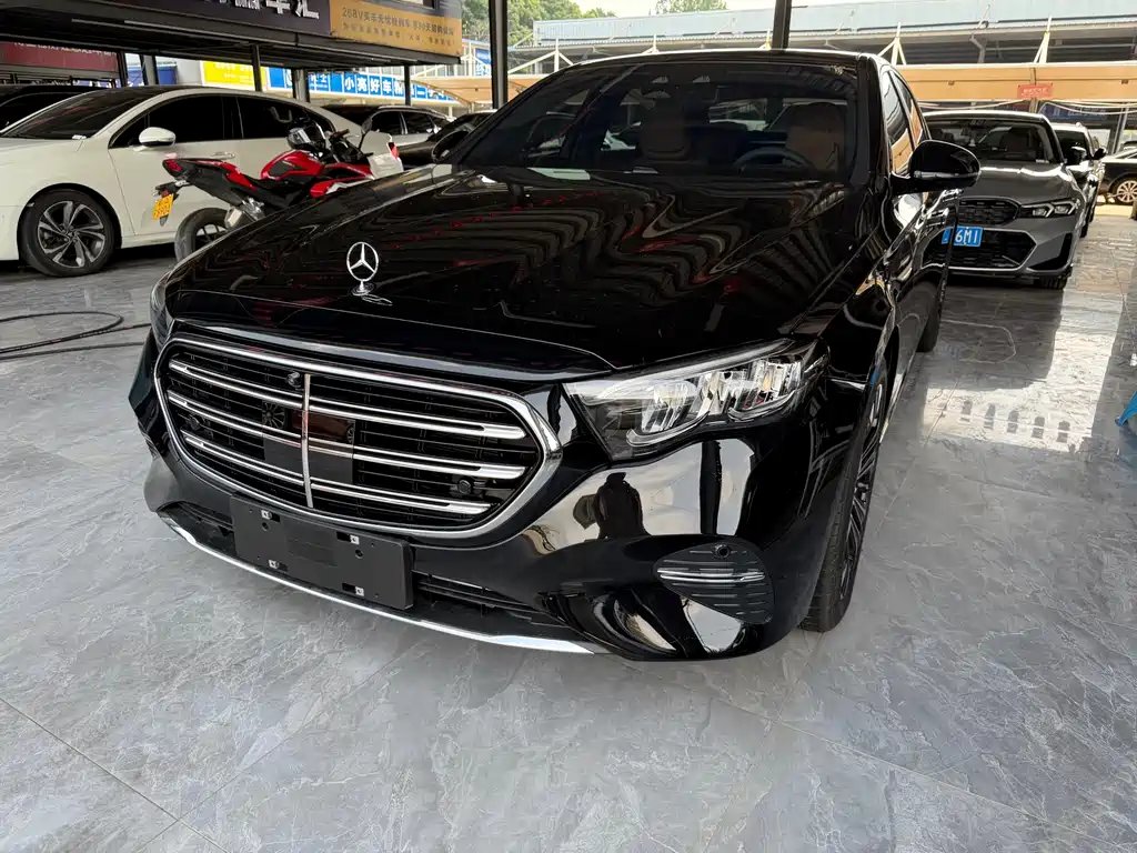 Mercedes-Benz E-Class 2026 — фото 1 из 5