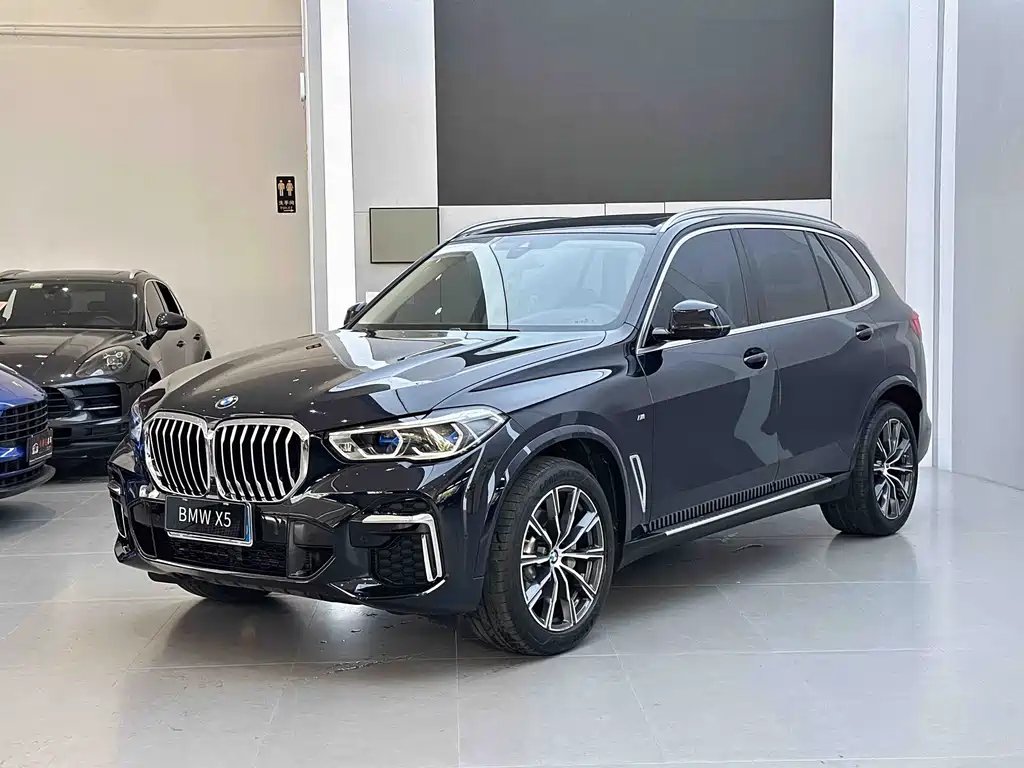 BMW X5 2022 — фото 1 из 5