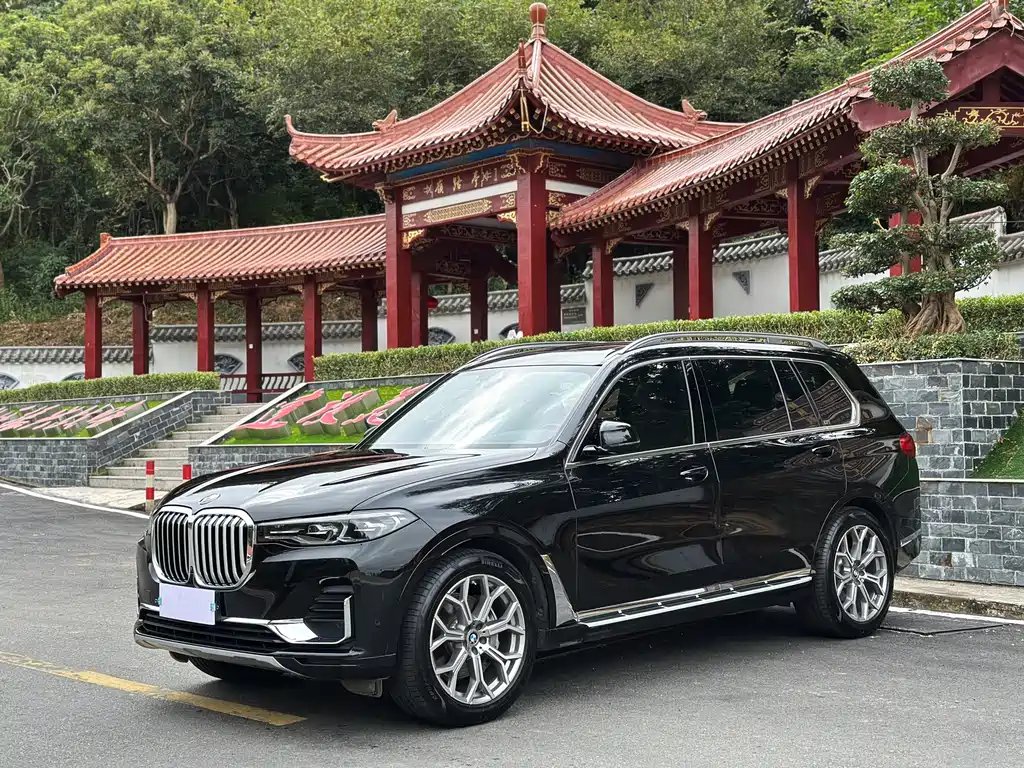BMW X7 2020 — фото 1 из 5