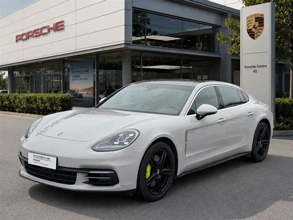 Porsche Panamera Hybrid 2018 — фото 1 из 5