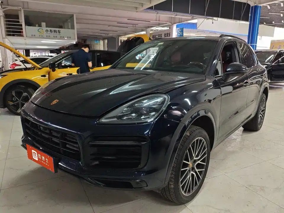 Porsche Cayenne 2021 — фото 1 из 5