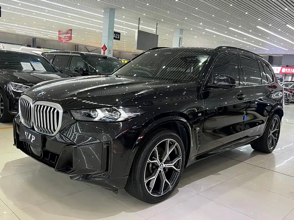 BMW X5 2023 — фото 1 из 5