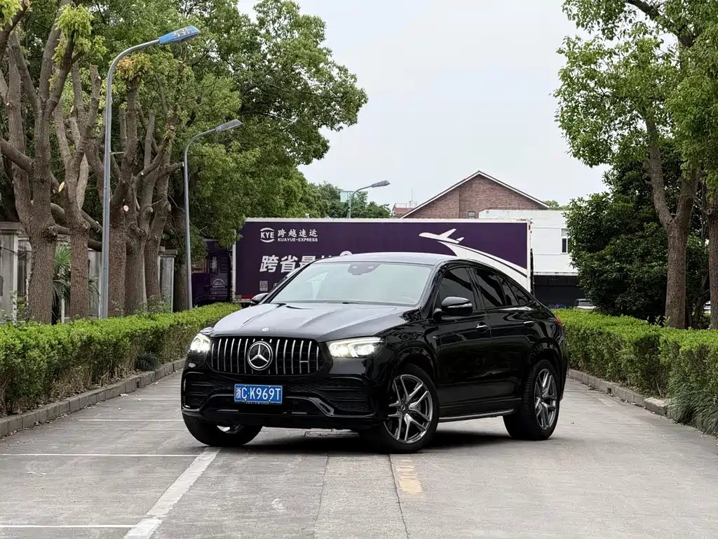 Mercedes-Benz GLE Coupe AMG 2020 — фото 1 из 5