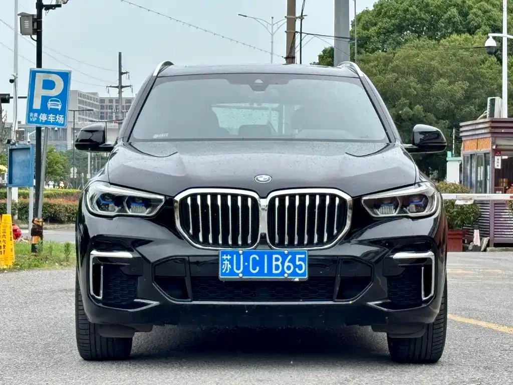 BMW X5 2023 — фото 1 из 5