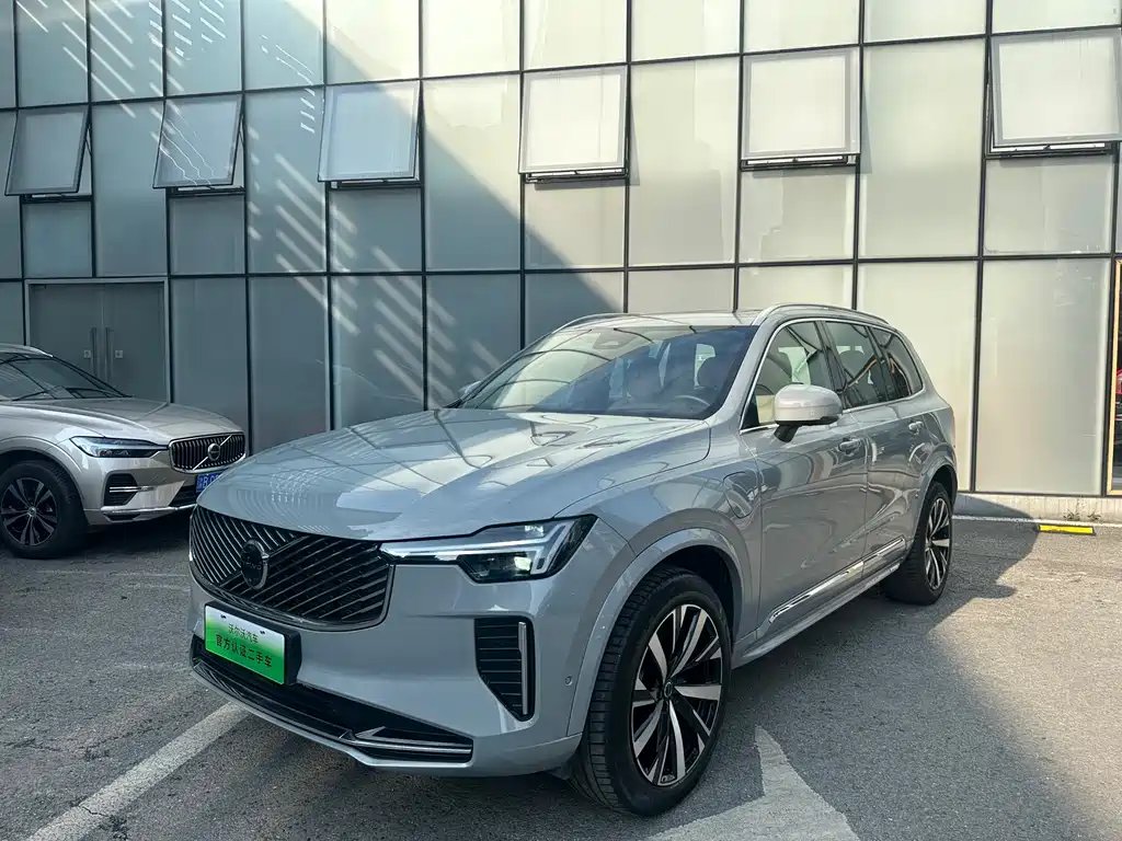 Volvo XC90 PHEV 2025 — фото 1 из 5