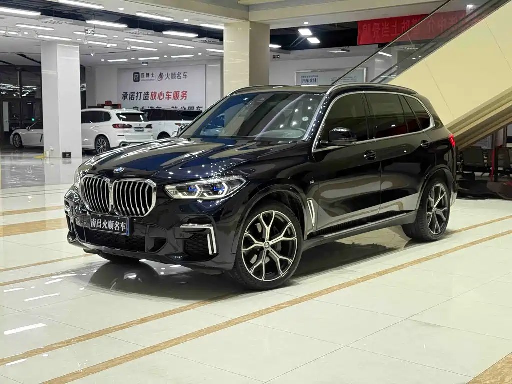 BMW X5 2023 — фото 1 из 5