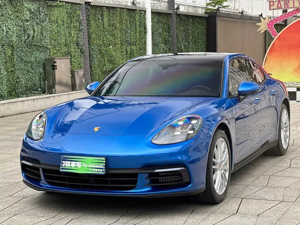 Porsche Panamera 2019 — фото 1 из 5