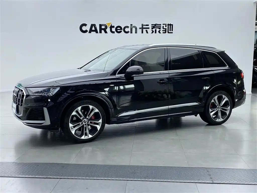 Audi Q7 2024 — фото 1 из 5