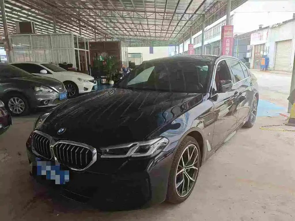 BMW 5 Series 2022 — фото 1 из 4