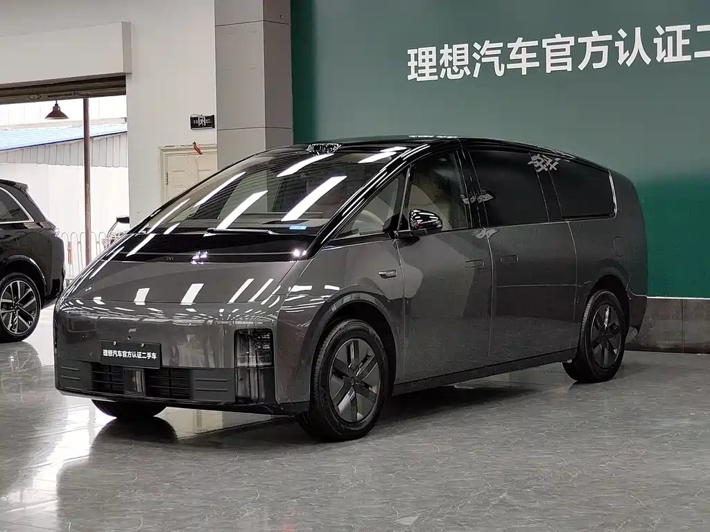 Li Auto Li MEGA 2025 — фото 1 из 5