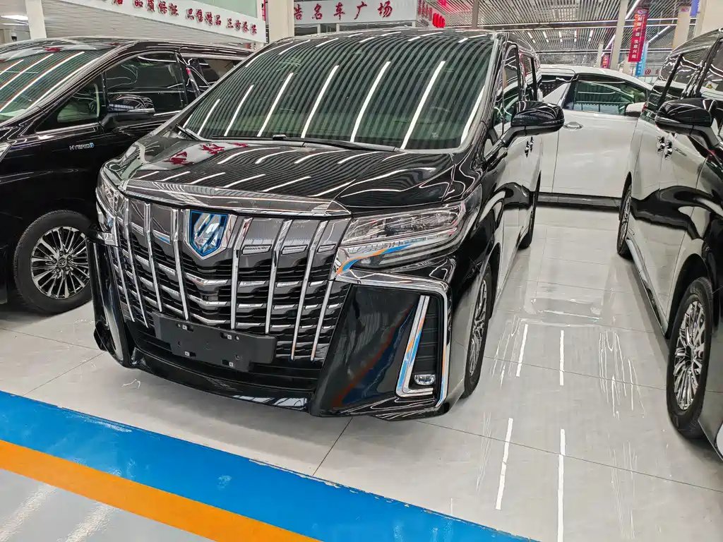 Toyota Alphard 2020 — фото 1 из 5