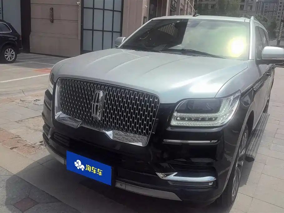 Lincoln Navigator 2022 — фото 1 из 5