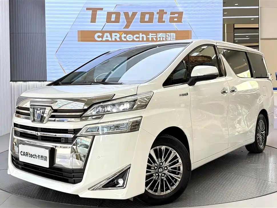 Toyota Vellfire 2022 — фото 1 из 5