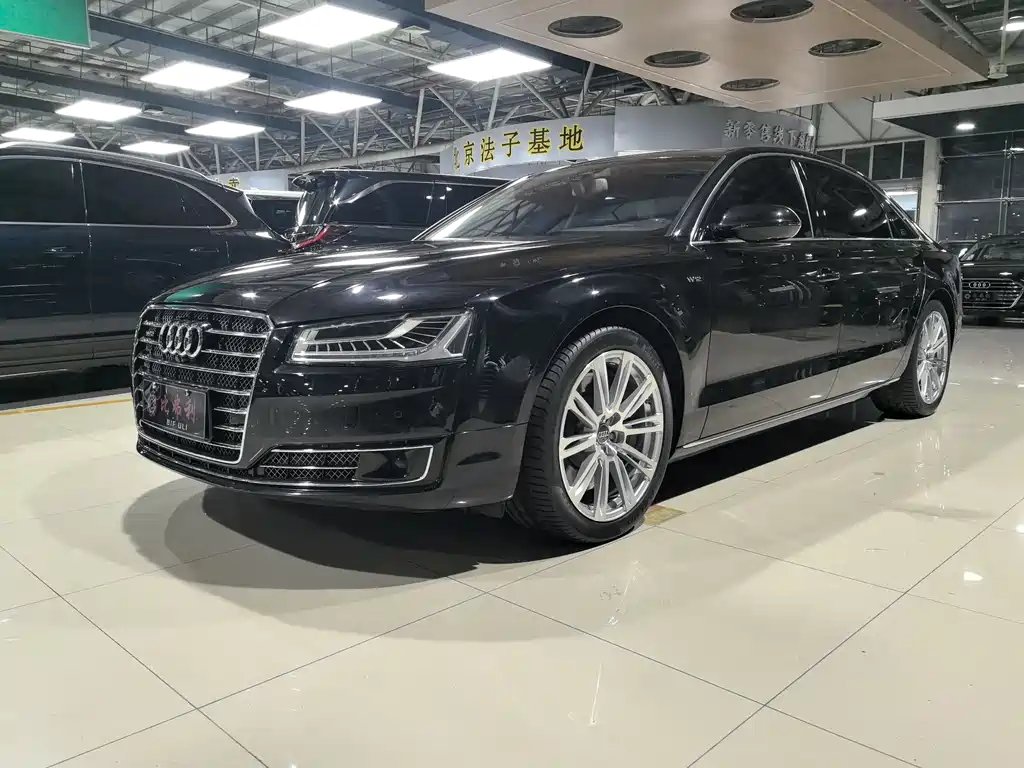 Audi A8 2015 — фото 1 из 5