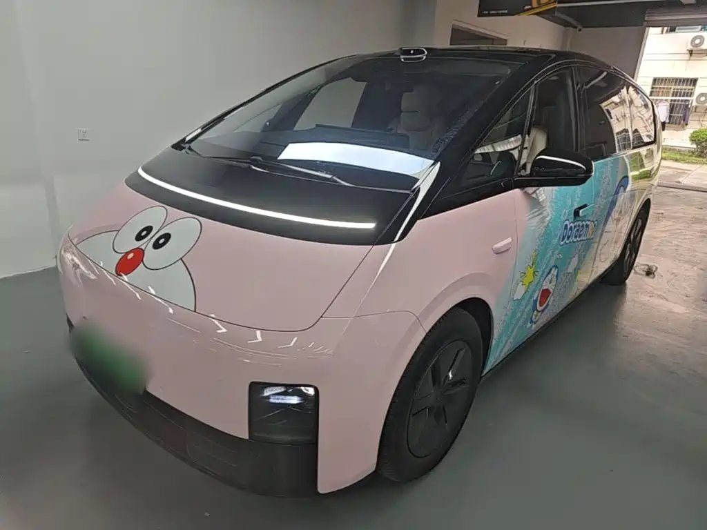 Li Auto Li MEGA 2025 — фото 1 из 5