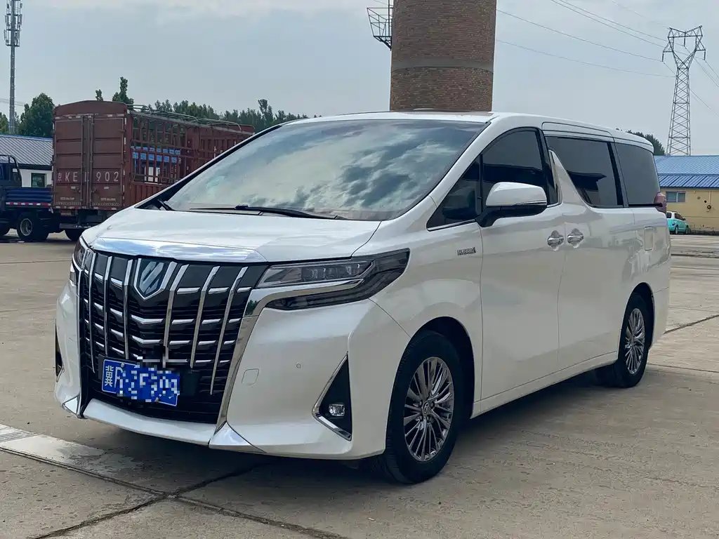 Toyota Alphard 2020 — фото 1 из 5